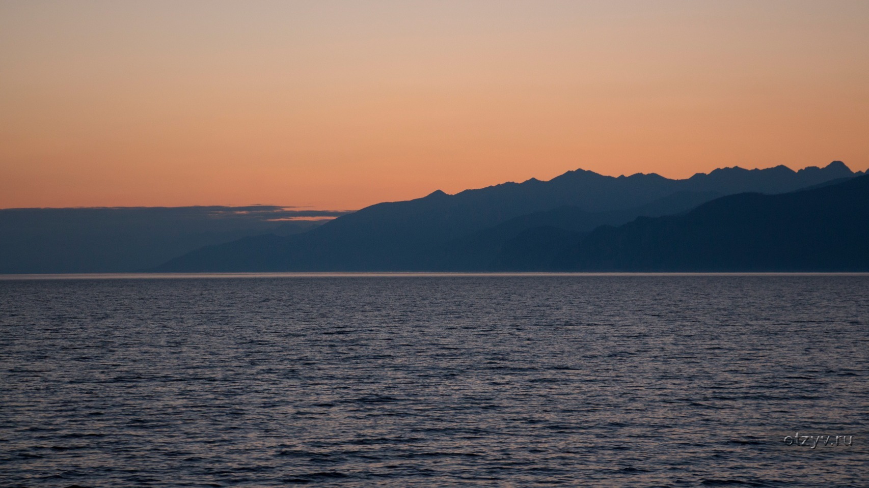 Озеро байкал барнаул. Озеро байкал (иркутская область, иркутск). Биосферный заповедник телецкое озеро. Озеро байкал бурятия. Скала шаманка слюдянка.