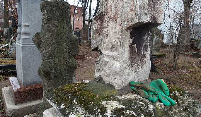а в донском монастыре слова