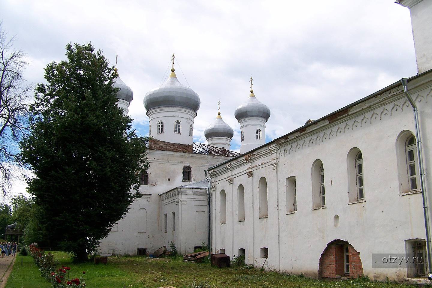 Жизнь в монастыре юрьев. Сковородский монастырь в великом новгороде. Юрьев монастырь монастыри новгородской области. Собор юрьев монастырь великий новгород. Монастыри великого новгорода юрьев монастырь.