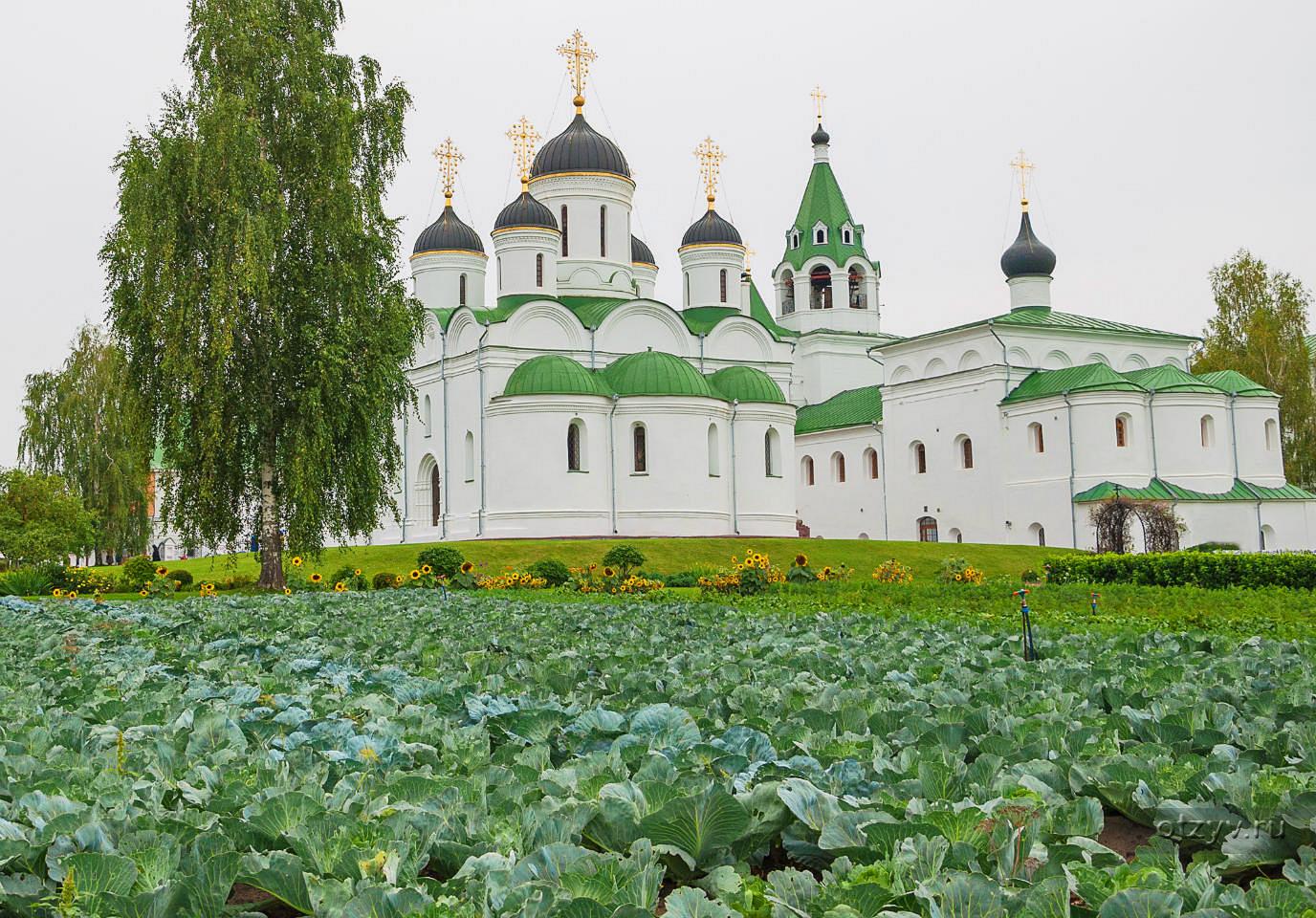 Монастырь сад Россия