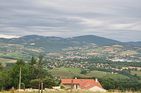  PUG`a.  Monts du Lyonnais    .
