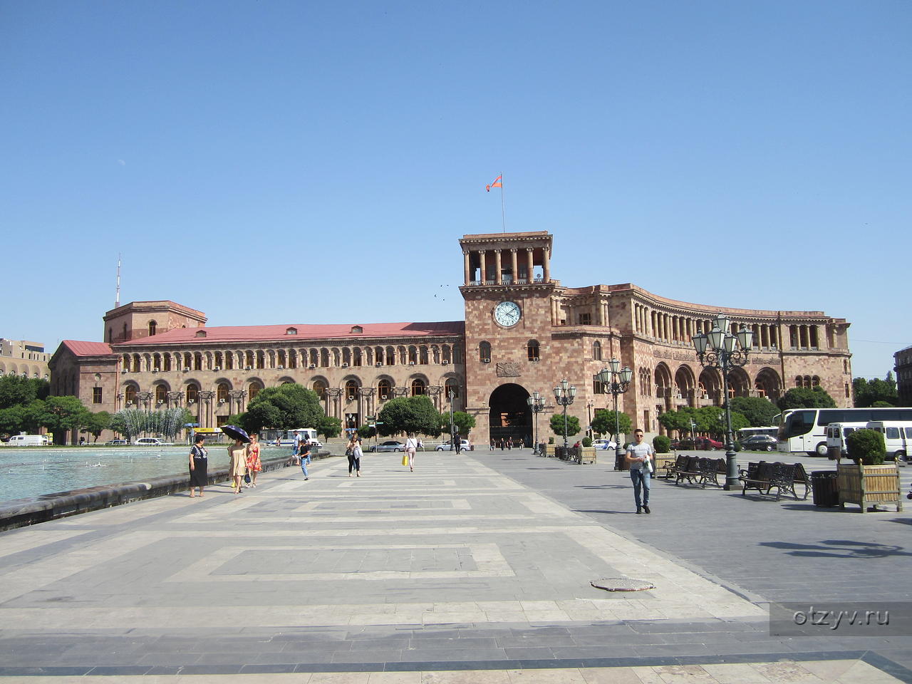 Как назывался ереван. Площадь Республики Ереван. Армения Ереван площадь Республики. Площадь Republic Square Ереван. Центральная площадь Еревана.