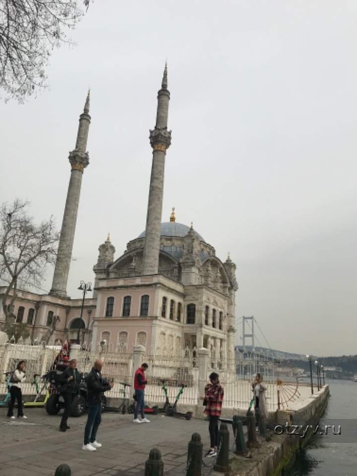 Туры в стамбул в апреле 2024. Стамбул в апреле. Новая мечеть в Стамбуле. Дождь в Стамбуле. Стамбул в середине апреля.