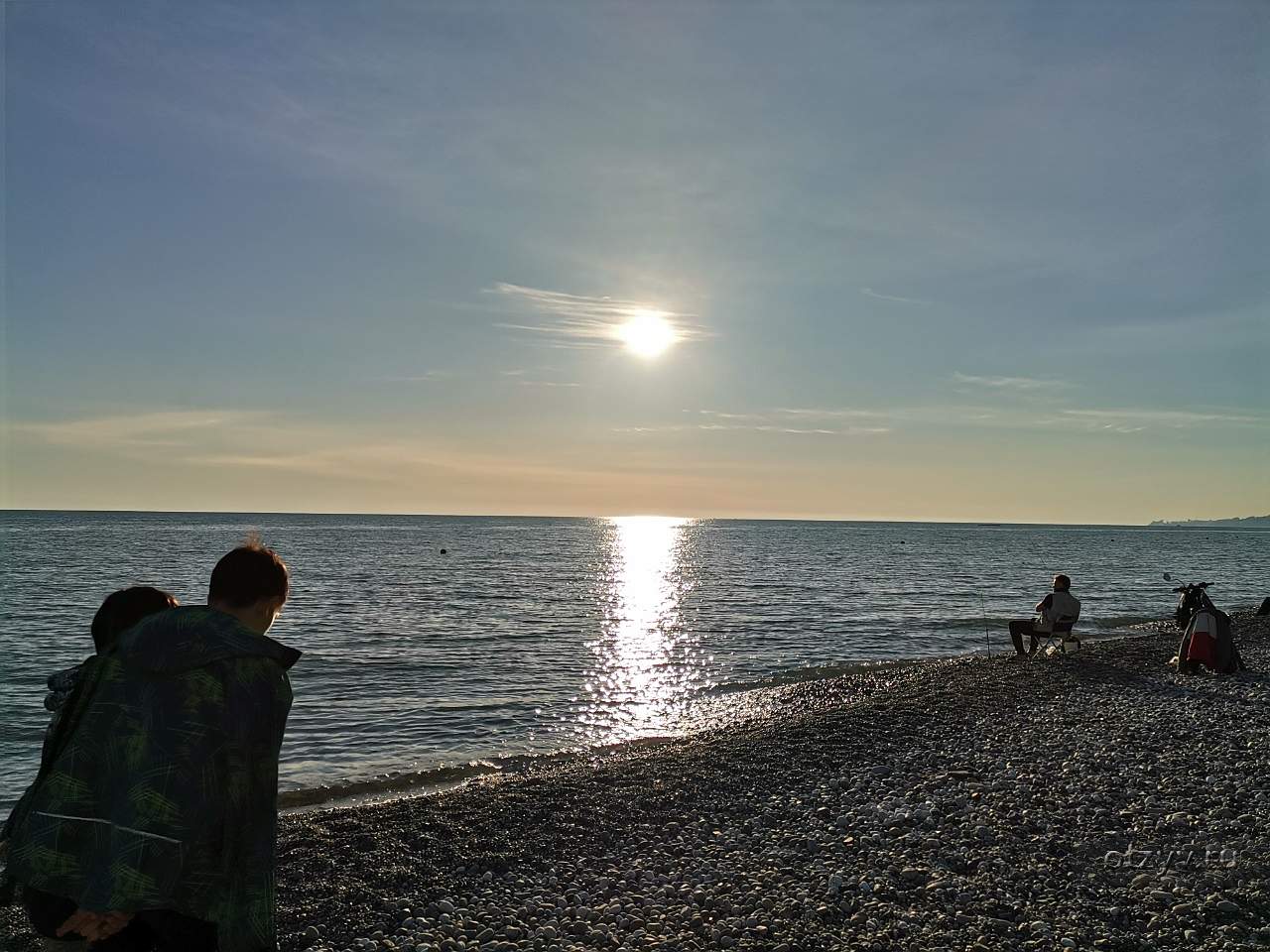 Адлер по ту сторону берега. Море набережная. Адлер море. Море в Адлере сейчас. Адлер набережная июнь 2022.