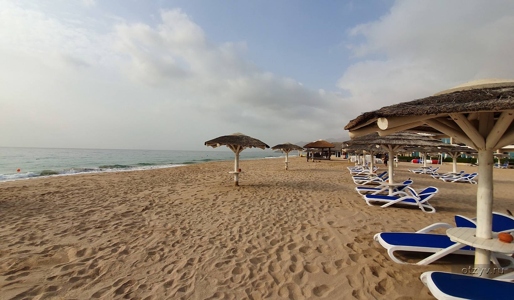 V Hotel Fujairah 4 пляж