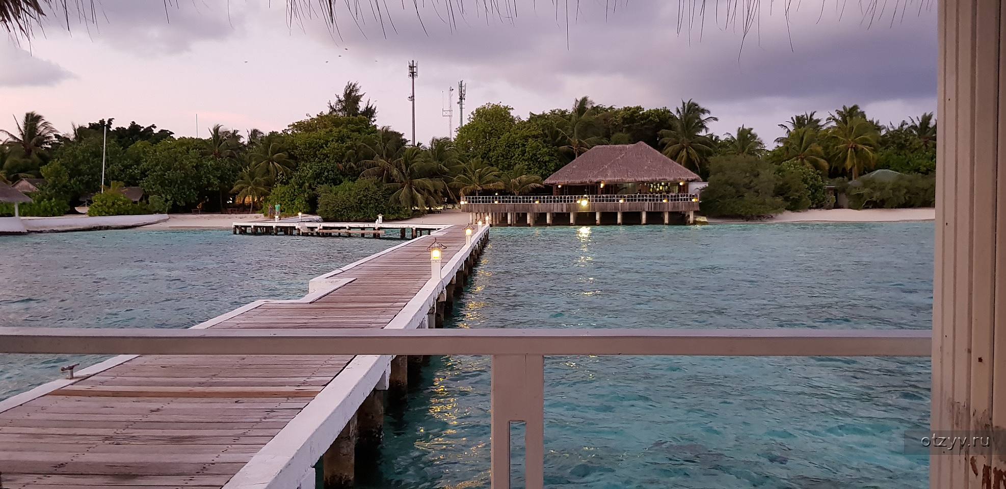 Eriyadu island resort 4. Eriyadu Island Resort. Мальдивы в сентябре. Eriyadu Island Resort 4 фото туристов. Eriyadu Island Resort 4*Канес прозрачным дном.