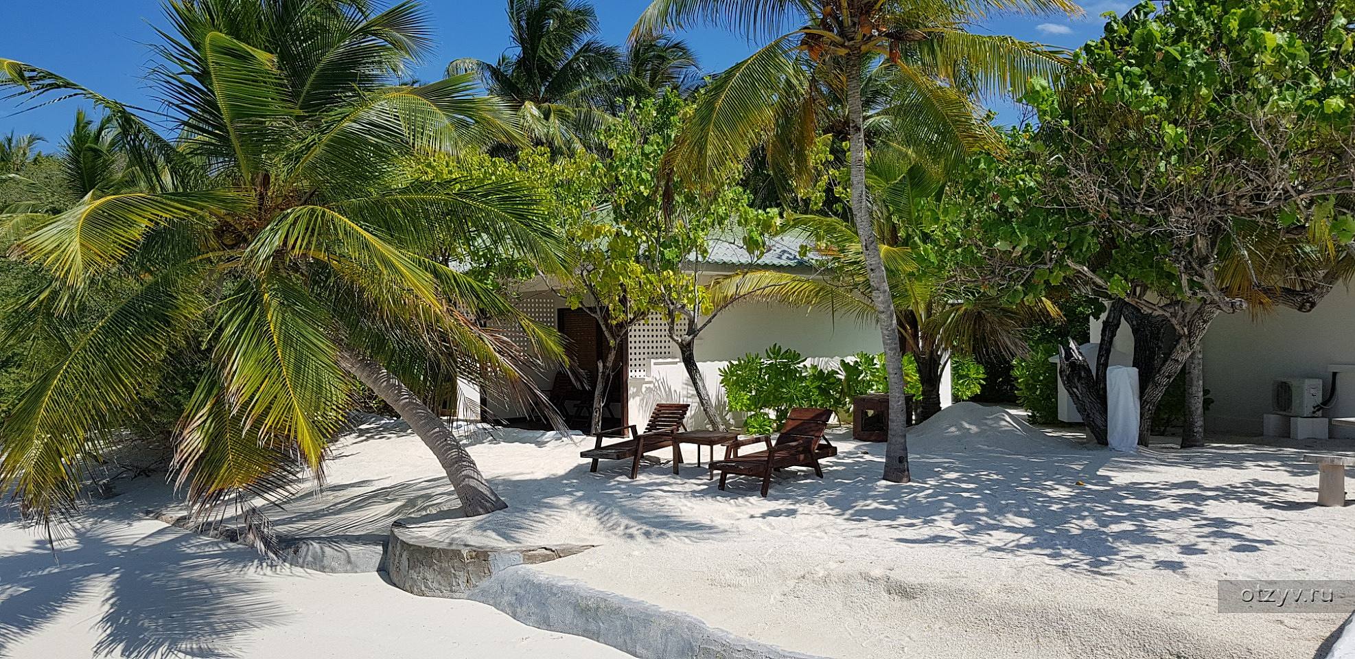 Eriyadu island 4. Eriyadu Island Resort 4*. Эрияду Мальдивы. Мальдивы в сентябре. Smartline Eriyadu, North male Atoll.