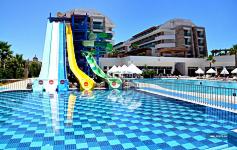 Crystal Waterworld Resort & Spa ����