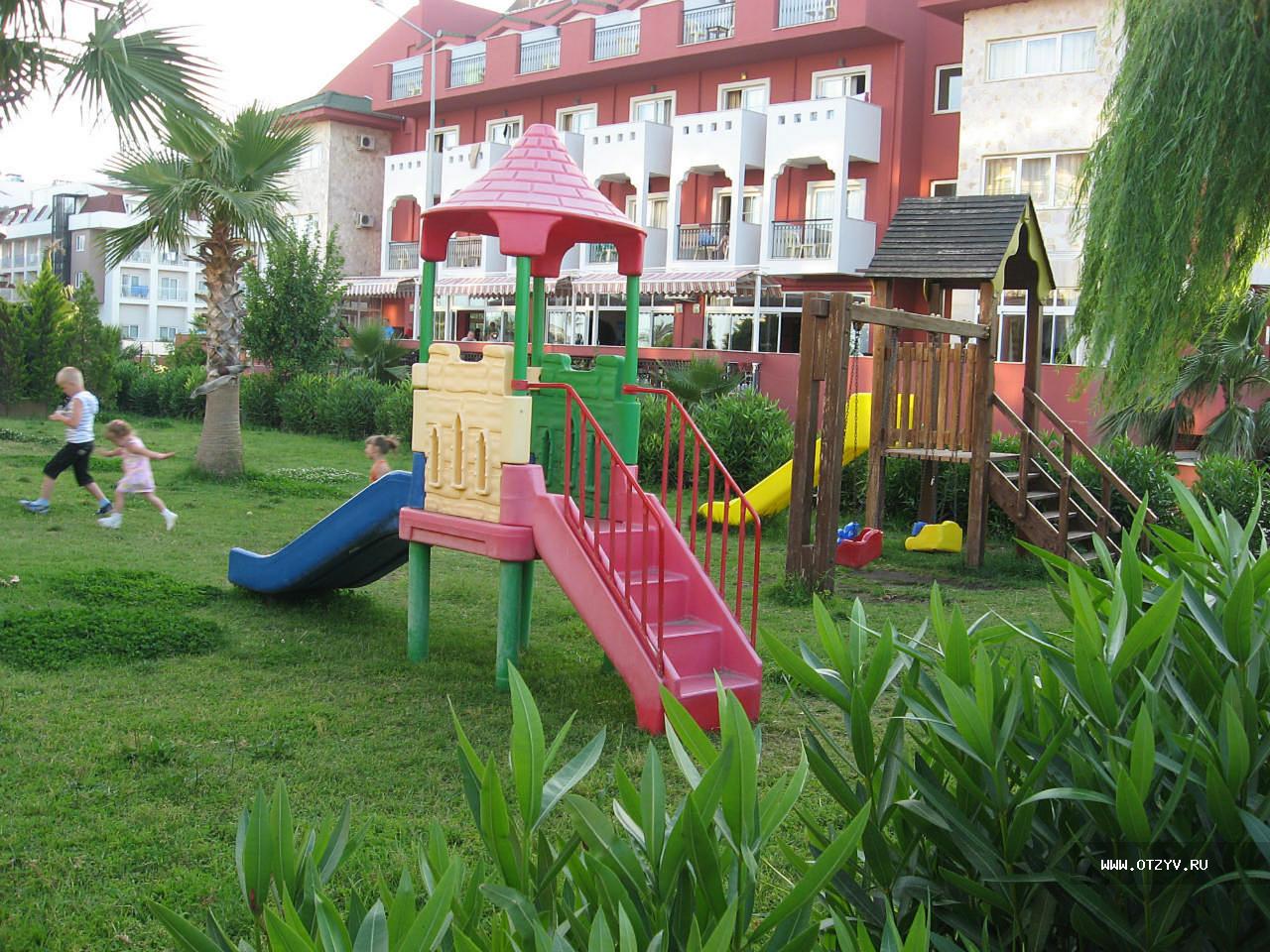 L Oceanica Beach Resort детские площадки
