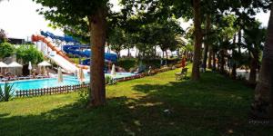 Queen's Park Le Jardin Resort 