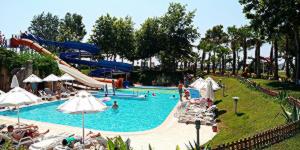 Queen's Park Le Jardin Resort 